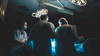 Doğuştan olmayan vajinası karın zarından yapıldı