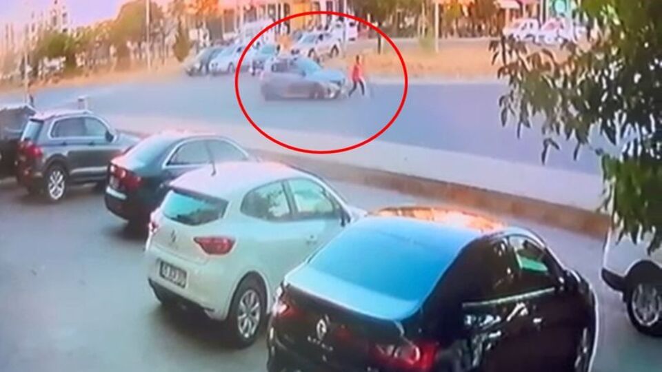 Otomobilin çarptığı çocuk ağır yaralandı
