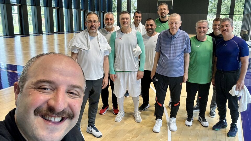 Cumhurbaşkanı Erdoğan basketbol oynadı