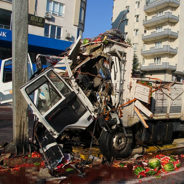 Uşak'ta feci kaza