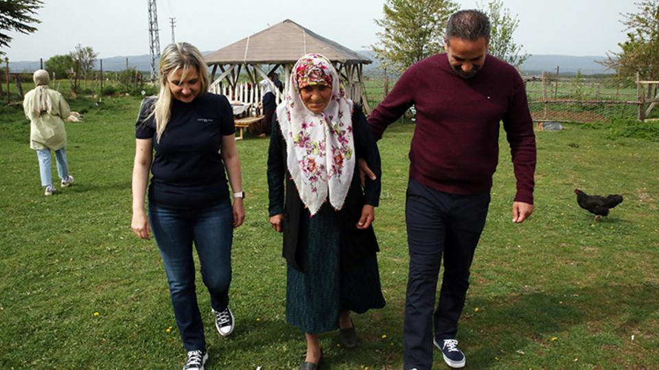 Şaziye teyzeye sığırdan kalp kapakçığı takıldı