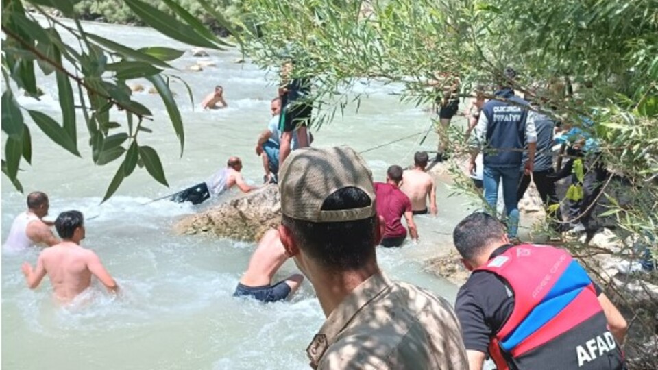 Zap Suyu'na kapılan korucu boğuldu