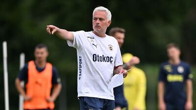 Mourinho'dan büyük sürpriz! İşte UEFA kadrosu