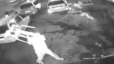 Korsan taksici diye darp edildi! Arkadaşlarıyla durağı bastı