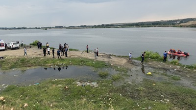 Meriç Nehri'ne giren 2 genç kayboldu