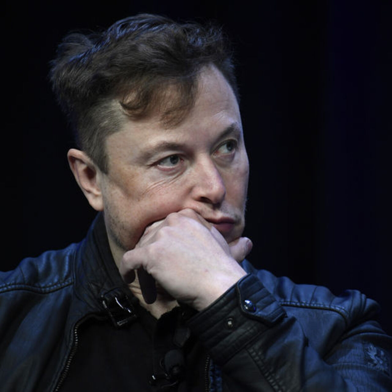 Elon Musk, insansı robotlar için tarih verdi