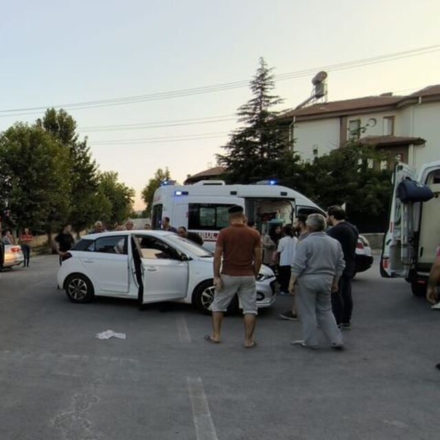 Malatya'da iki otomobil çarpıştı: 5 yaralı