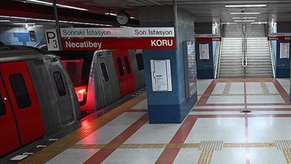 Ankara'da metro seferlerine 'aşırı sıcak' engeli