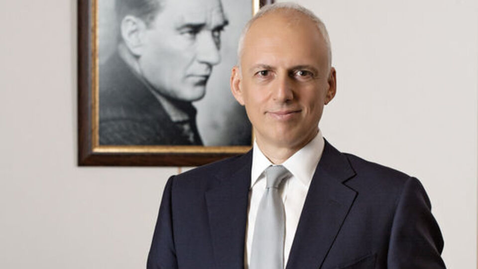 Yapı Kredi'den J. Faisst atağı