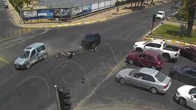 4 kişinin yaralandığı kaza kamerada