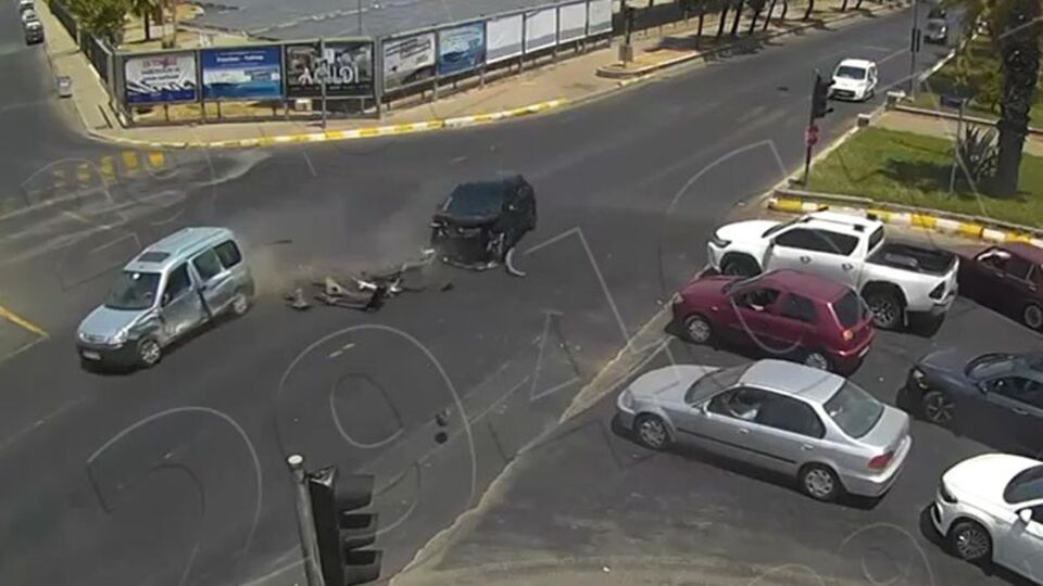 4 kişinin yaralandığı kaza kamerada