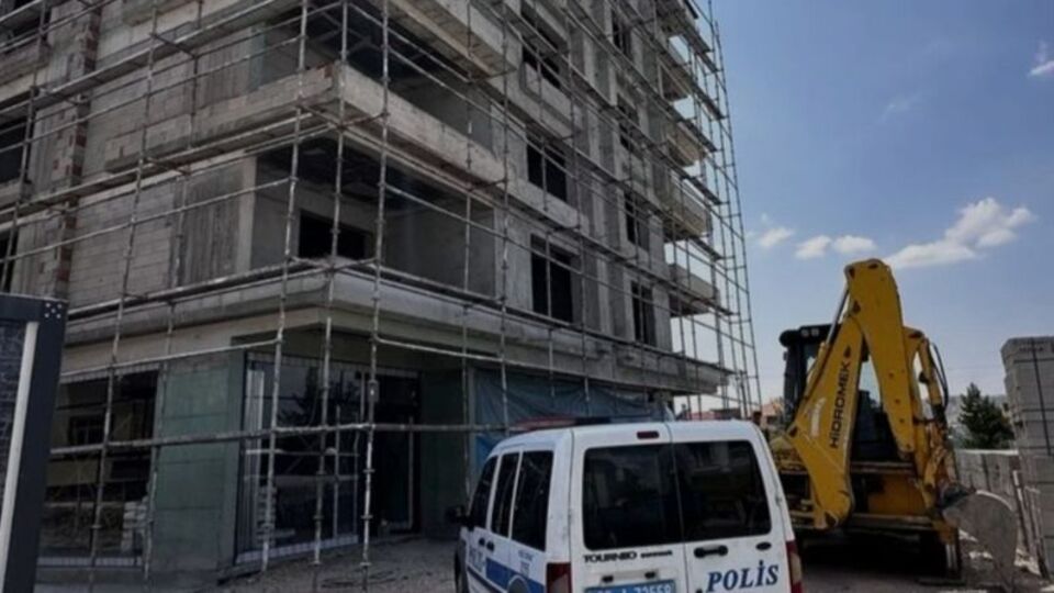 Asansör boşluğuna düşen stajyer öldü