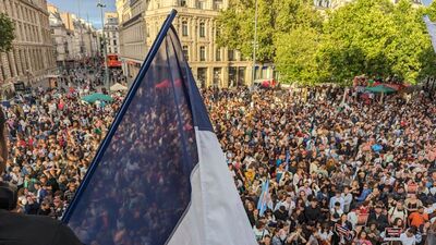 Fransa'da sol ittifaktan Macron'a tepki