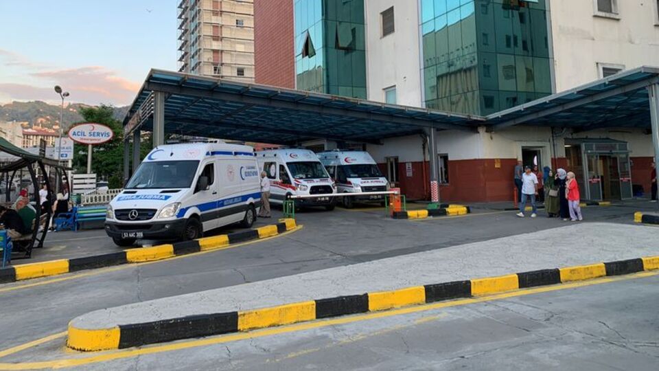 Çay bahçesine yıldırım düştü: 1 ölü, 1 yaralı