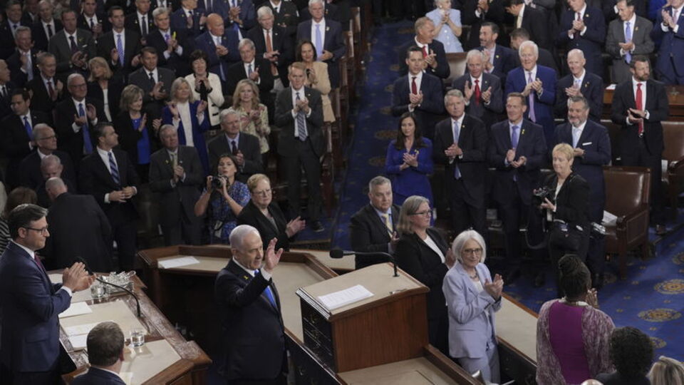 Ayakta alkışlama tepkisi!