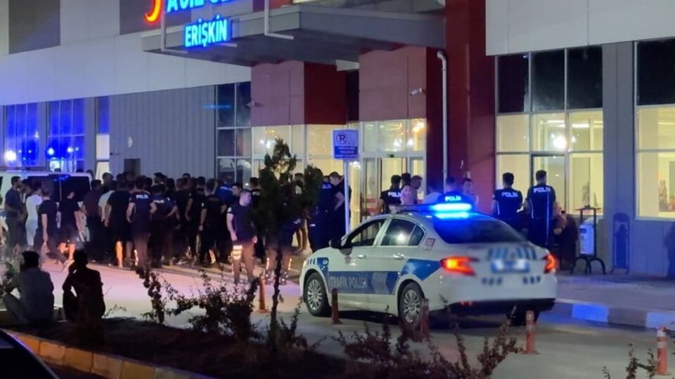 Belediye başkanı kavgada yaralandı