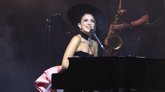 Harbiye'de konser verdi