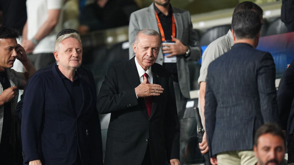 Cumhurbaşkanı Erdoğan'dan Başakşehir'e destek