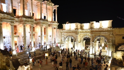 Gece de akın ettiler