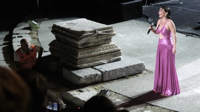 Konserde Sunag'a özel koruma