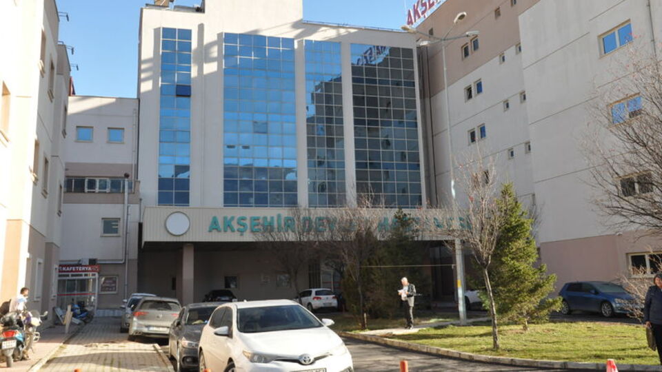 Annesi ve ağabeyine kurşun yağdırdı!