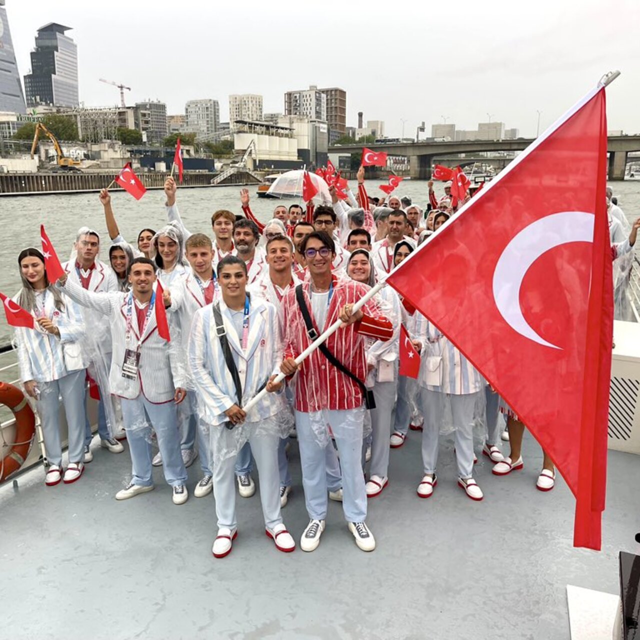 Paris'te sahne Team Türkiye'nin!