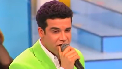 Futbolu bıraktı, şarkıcı oldu