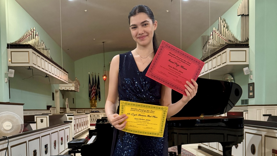 Piyanisti İlyun Bürkev'e iki büyük ödül