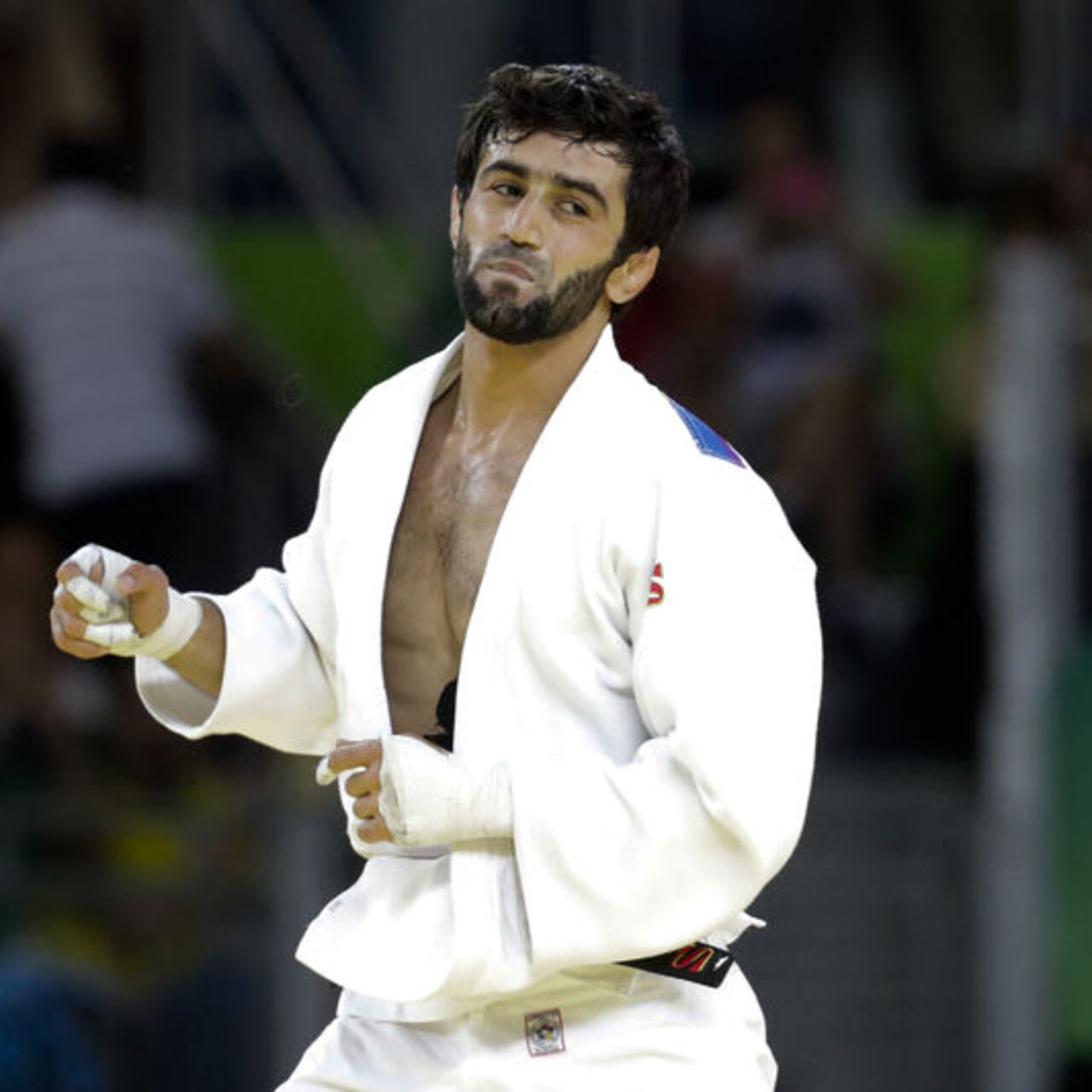 Yeldos Smetov'dan judoda altın madalya!