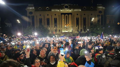 Gürcistan'da tartışmalı yasa krizi sürüyor