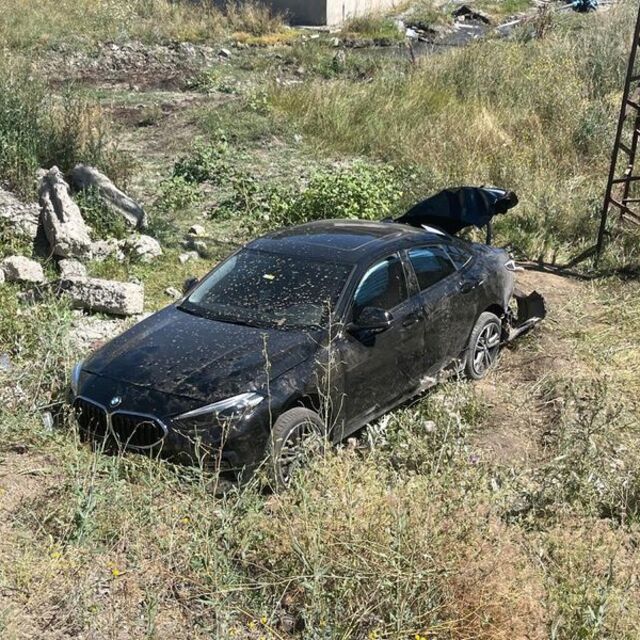 İki otomobil kavşakta çarpıştı: 13 yaralı