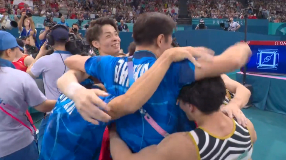 Artistik cimnastikte altın Japonya'nın