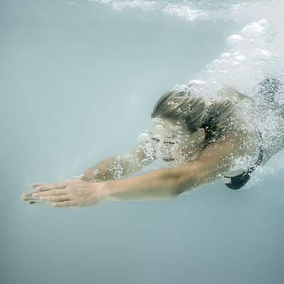 Havuzdaki fazla klora dikkat! Göz alerjisi yapıyor