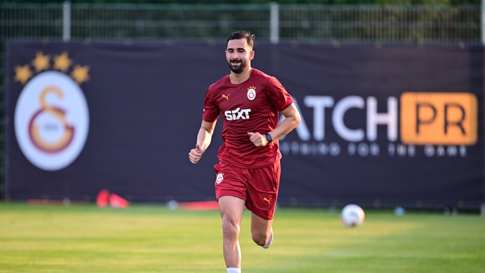 Galatasaray ayrılığı açıkladı!