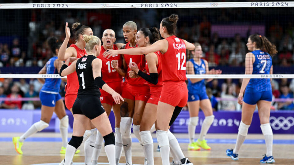 Filenin Sultanları, Dominik karşısında