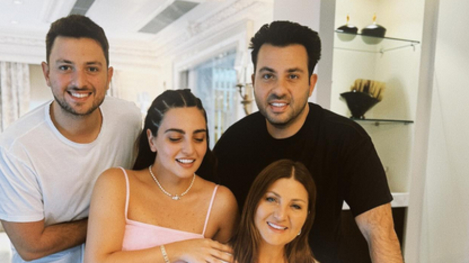 54'üncü yaşını kutladı