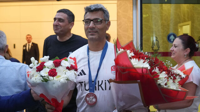 Olimpiyat 2'ncisi Yusuf Dikeç Ankara'ya geldi