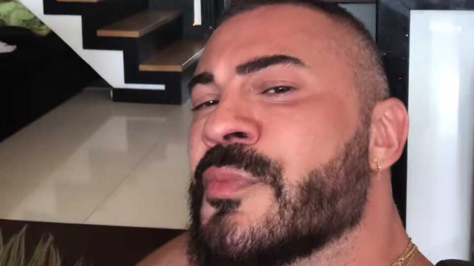 Kök hücre tedavisi yaptırdı