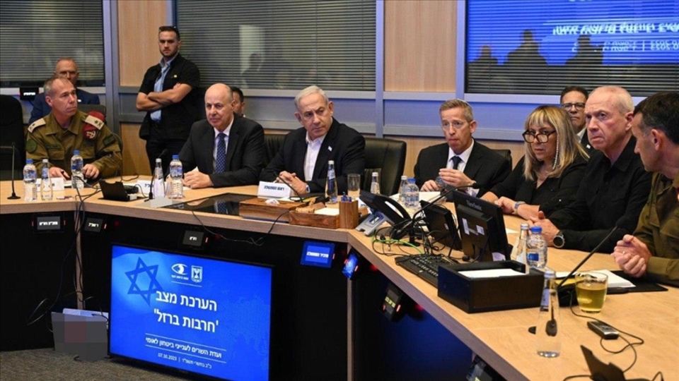 Netanyahu'yla anlaşmazlık geri döndürdü
