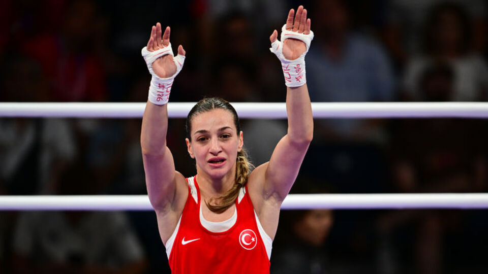 Buse Naz Çakıroğlu madalyayı garantiledi!