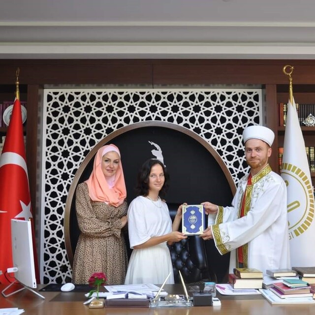 Alanya'ya tatile gelen anne-kız müslüman oldu
