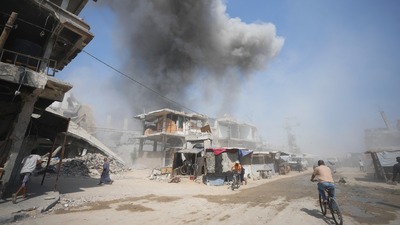 İsrail Gazze'de iki okulu hedef aldı