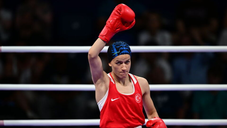 Milli boksör Hatice Akbaş, Paris 2024'te finalde!