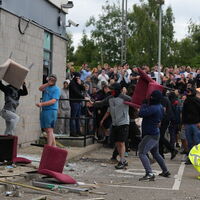  İngiltere'de gerilim tırmanıyor!