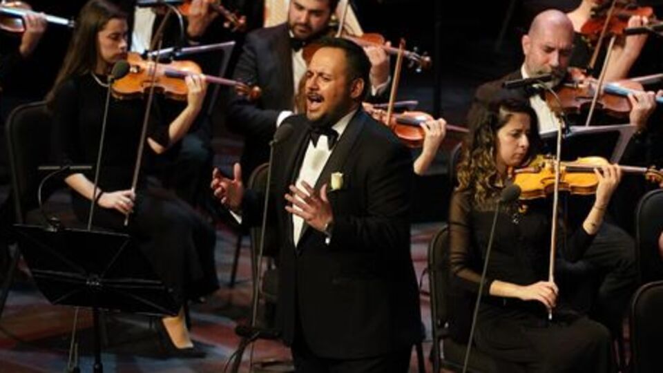 Murat Karahan'dan Sezen Aksu şarkıları