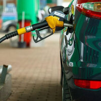 Benzine indirim geldi, tabela değişti!