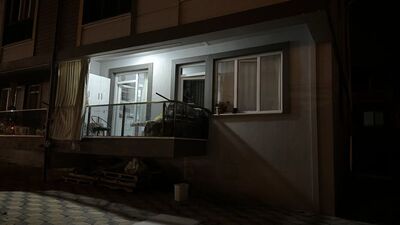 Balkonda oturan yaşlı çift pompalı tüfekle vuruldu!