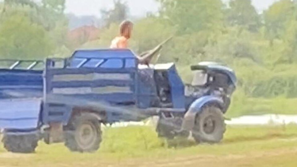 Köpeği öldürüp aracına yükledi!