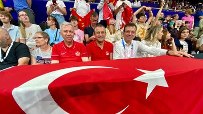 Özel, İmamoğlu ve Yavaş Filenin Sultanları'nı izledi