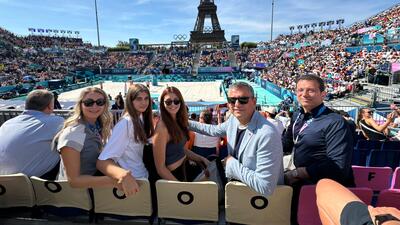 Özel ve İmamoğlu, Paris'te plaj voleybolu izledi